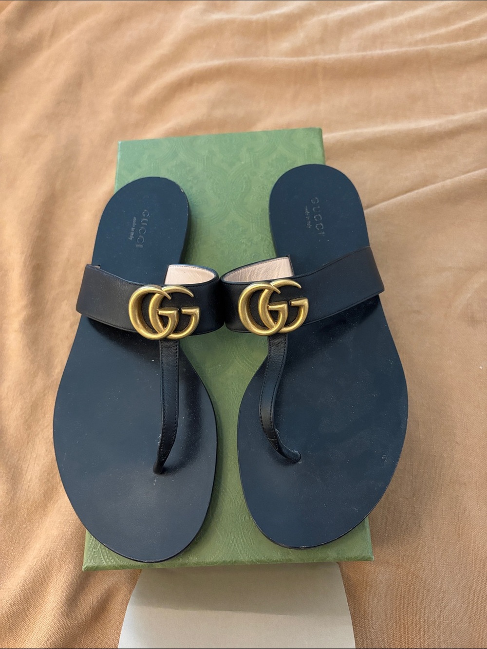 Gucci Black Leather Thong Sandals with Gold Double G - Picture 7 of 9